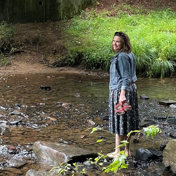 Meet your Posher, Bernadette - Picture 1 of 1